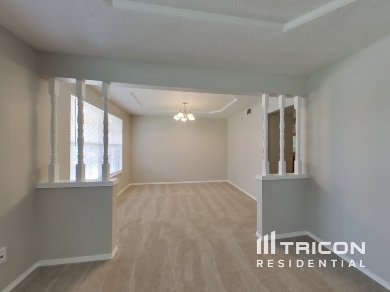 Building Photo - 1805 Alder Dr