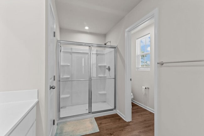 Building Photo - Spacious Home for Rent in Portsmouth!