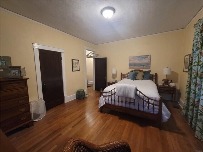 Building Photo - 128 S Capitol Pkwy