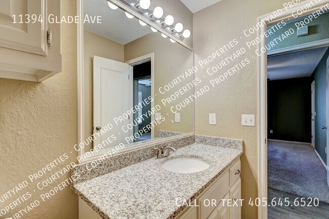 Building Photo - 11394 Glade Ave