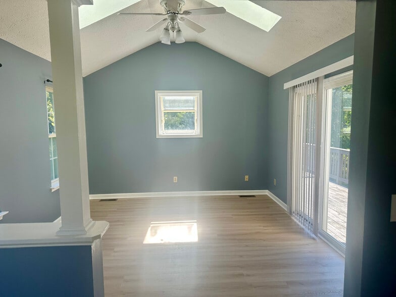 Building Photo - 314 Sutton Ct