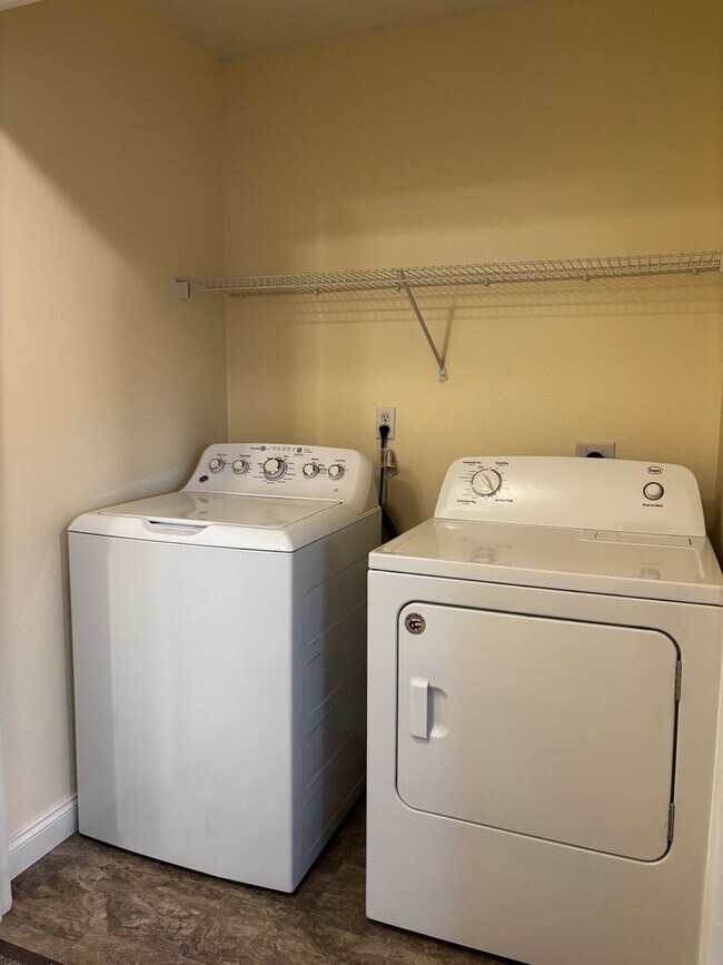 Building Photo - Charming Puyallup Home