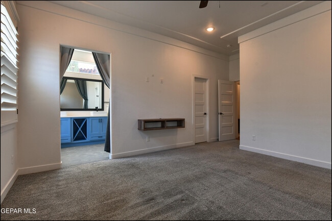 Building Photo - 218 Rutland Pl
