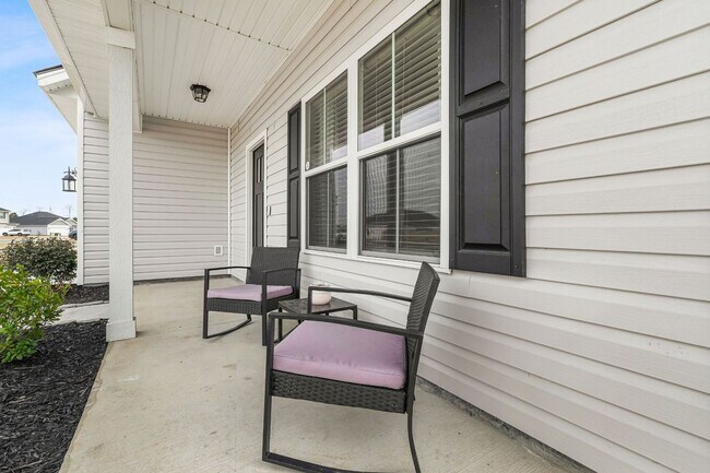 Building Photo - Like New Construction in Ludowici