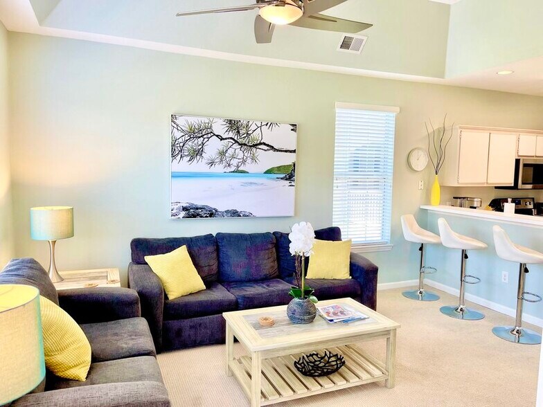 Building Photo - 1298 River Oaks Dr