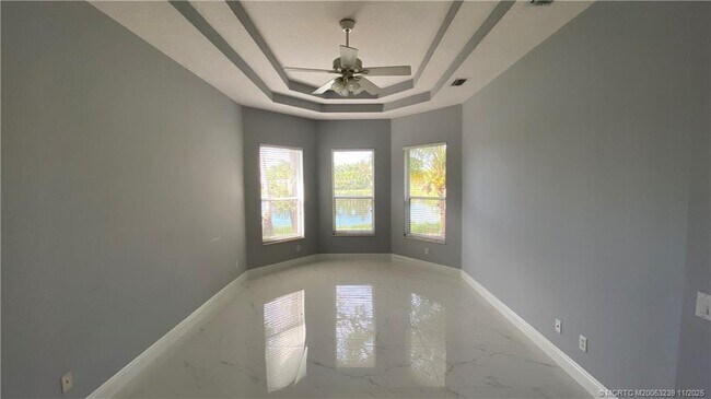 Building Photo - 4646 NW Wandering Oak Ct