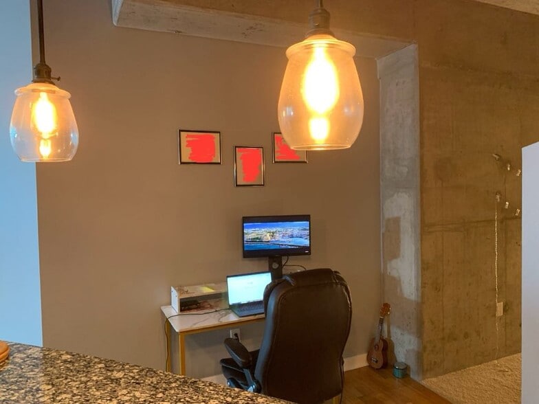 Building Photo - 400 W Peachtree St NW