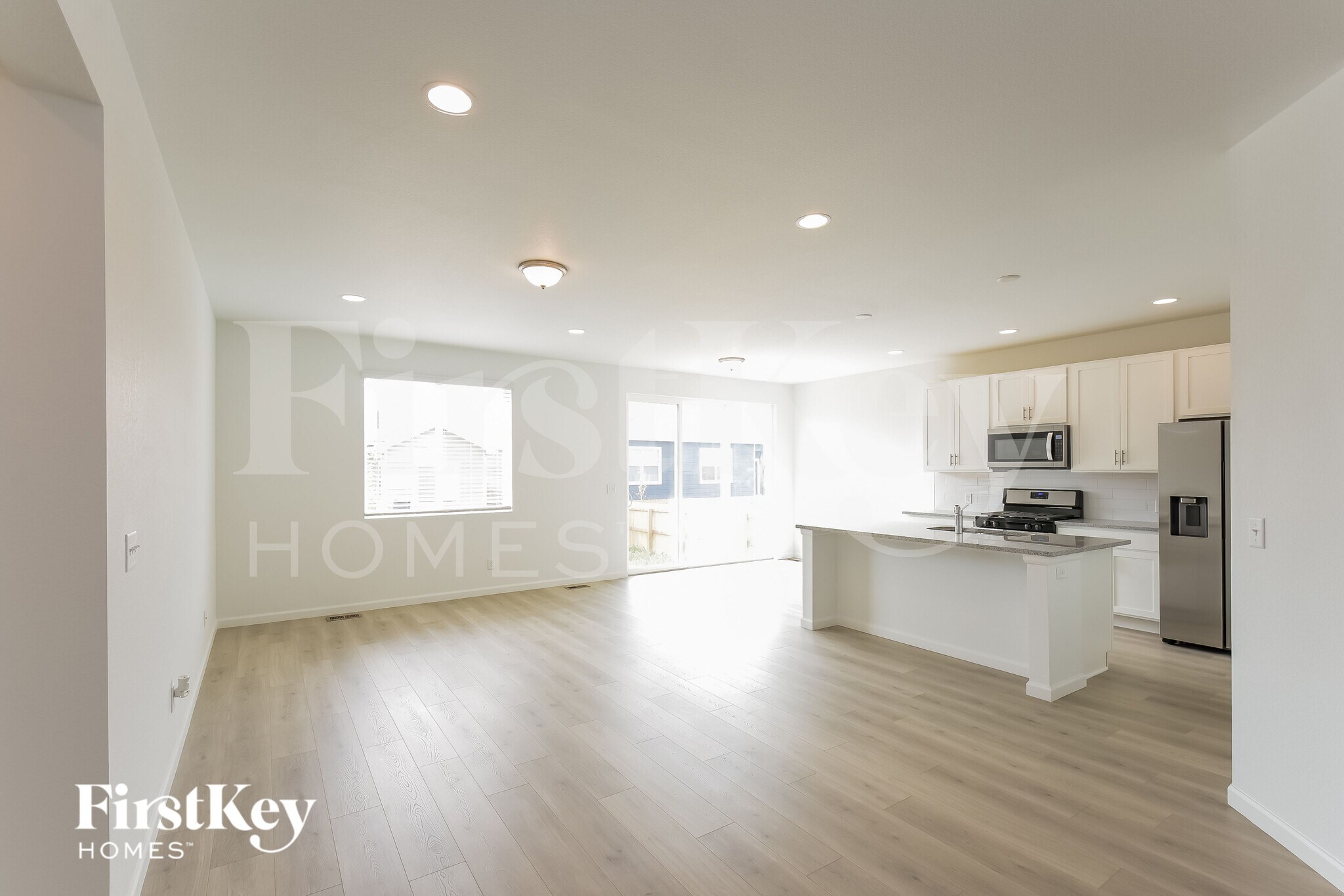 Building Photo - 14593 Normande Dr