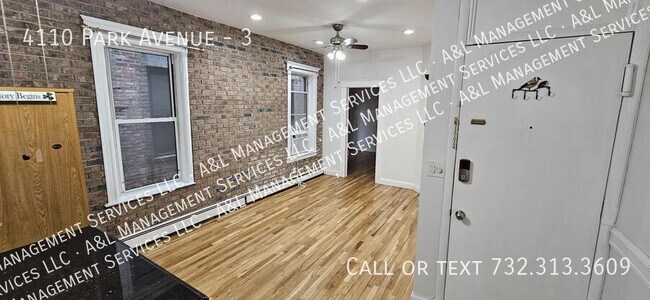 Building Photo - 4110 Park Ave