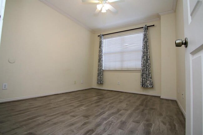 Building Photo - 9400 Bellaire Blvd