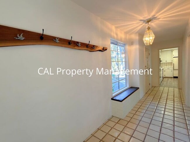 Building Photo - Beautiful 3-Bedroom Pebble Beach Home!