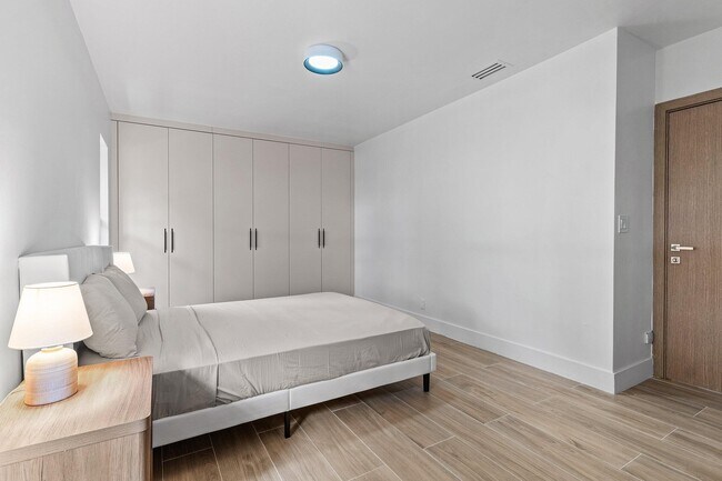 Building Photo - 2668 NW 41st St