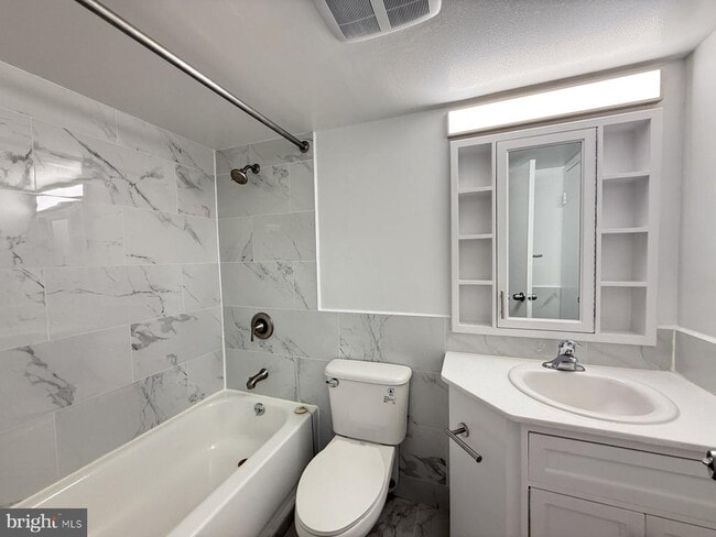 Building Photo - 606 Cooper Landing Rd