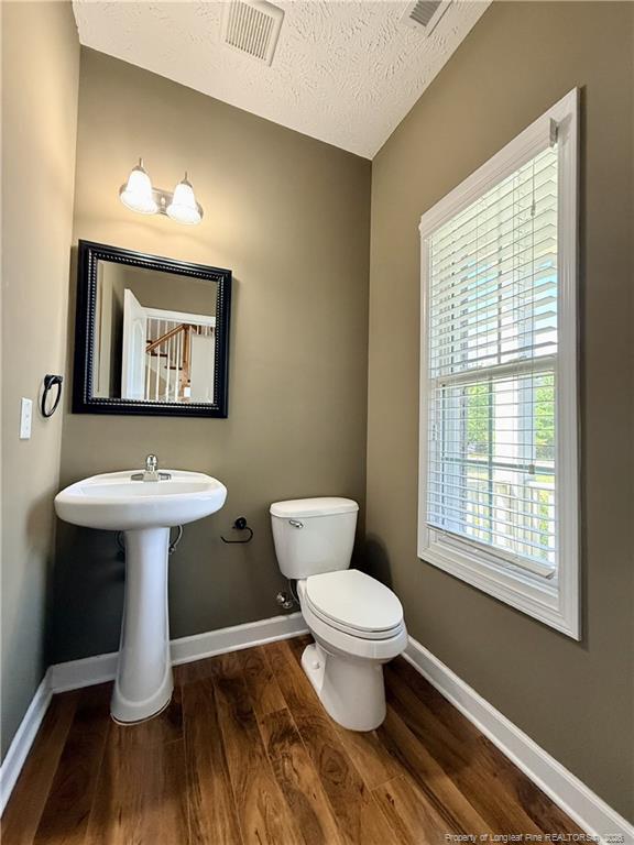 Building Photo - 422 Jamestown Ave