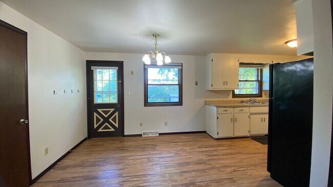 Building Photo - 611 Greene Ave