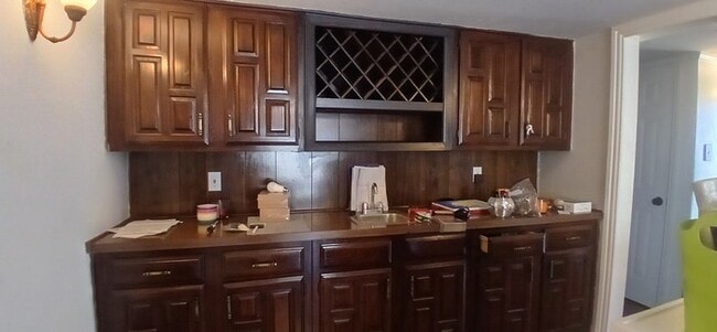 Building Photo - Move-In Ready Dallas Gem — 4 Bedrooms, 2 L...
