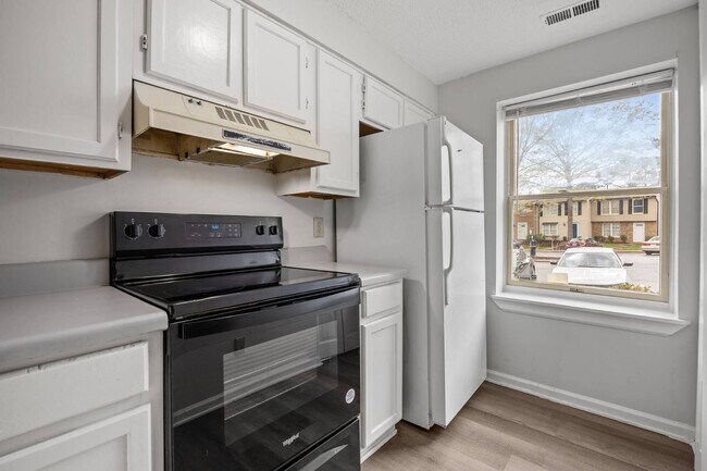 Building Photo - 7716 Sandra Ln