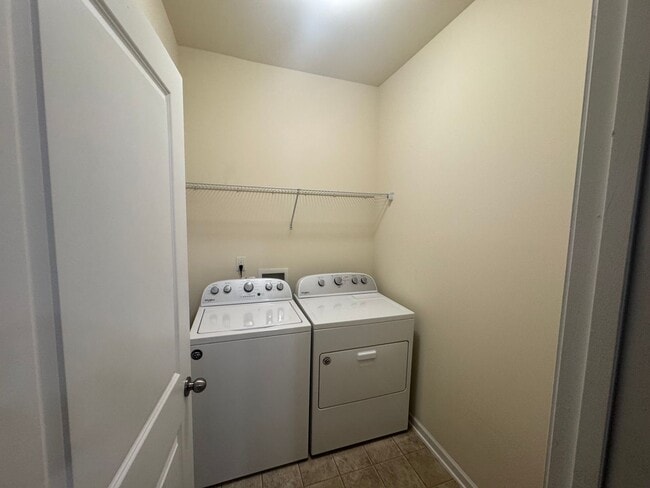 Building Photo - 1052 Spacious Skies Ln