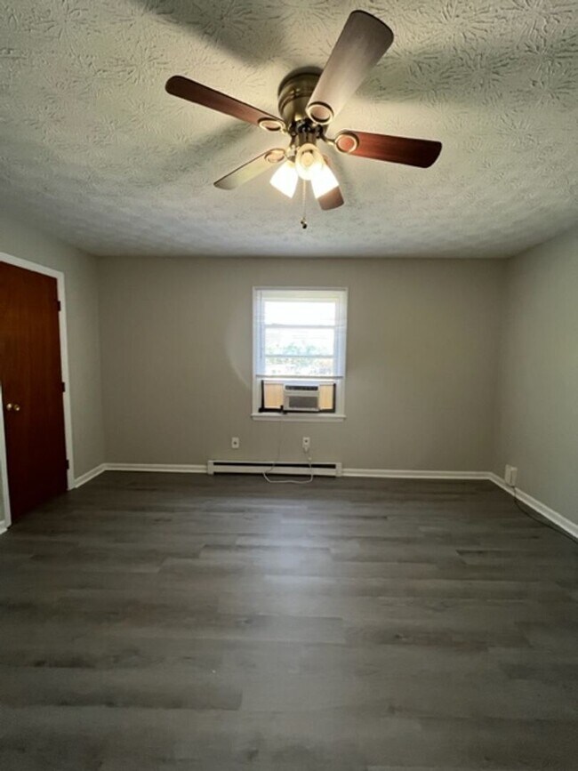 Building Photo - 314 Walters Ln