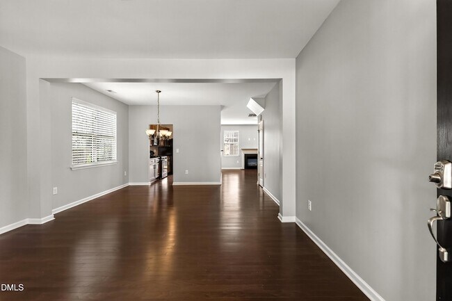 Building Photo - 614 Rose Laurel Ct