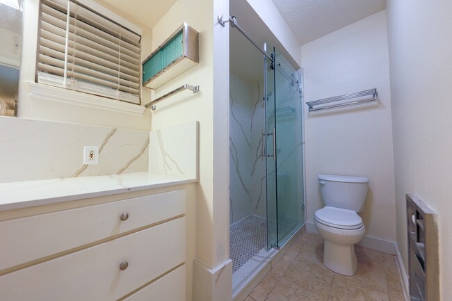 Building Photo - 1324 Cortlandt St