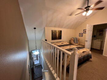 Building Photo - Lake view / Fully furnished town house