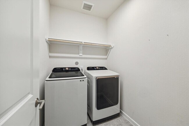 Building Photo - 9219 Edgeberry Dr