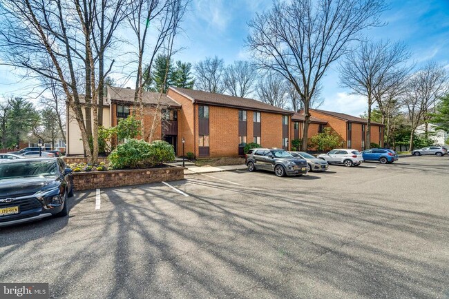 Building Photo - 102B Kelly Cove