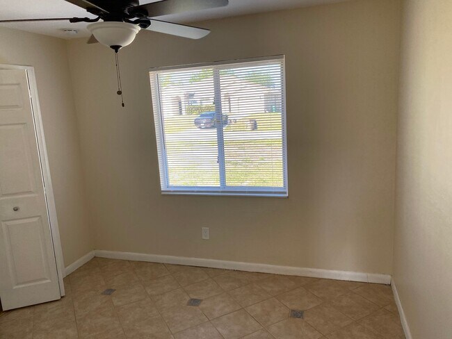 Building Photo - 3809-3811 SW 8th Ct