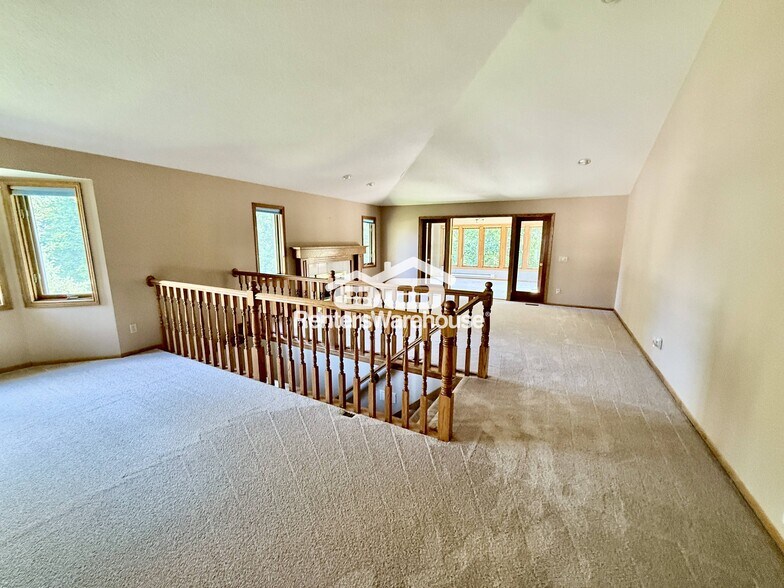 Building Photo - 10445 Fawns Way