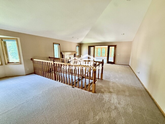 Building Photo - 10445 Fawns Way