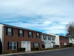 Building Photo - 181 Clover Valley Cir