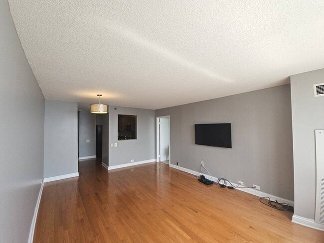 Building Photo - 474 N Lake Shore Dr