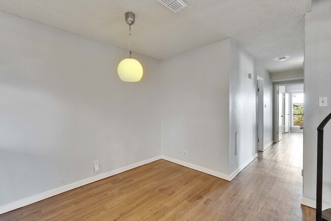 Building Photo - 1714 Timber Ridge Dr