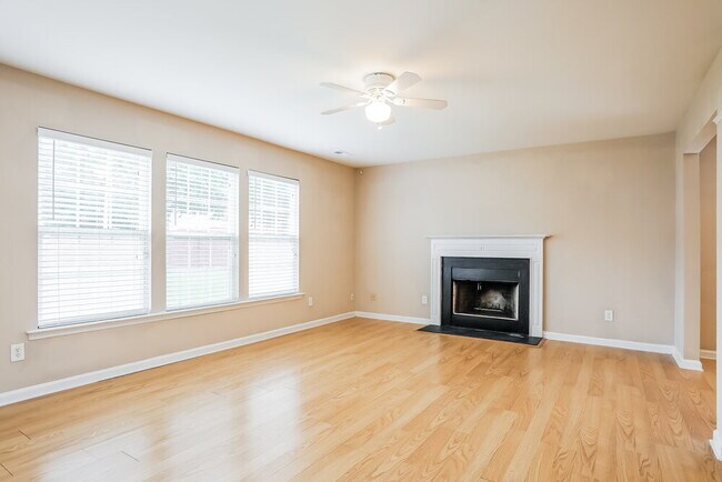 Building Photo - 820 Willow Bay Dr