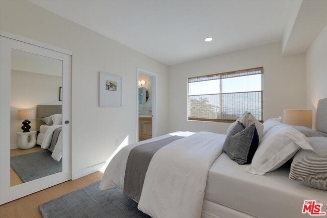 Building Photo - 211 Bellino Dr