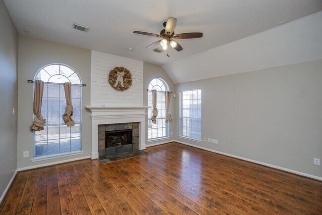 Building Photo - 17910 Western Pass Ln