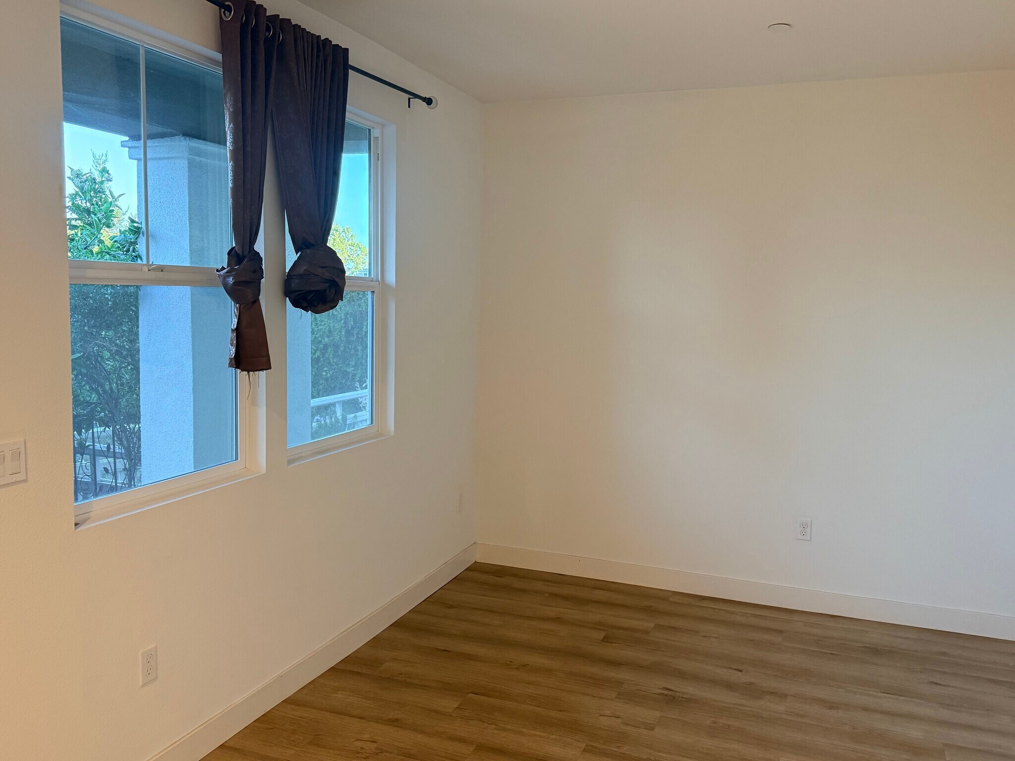 Building Photo - 30722 Sugarmill Ln