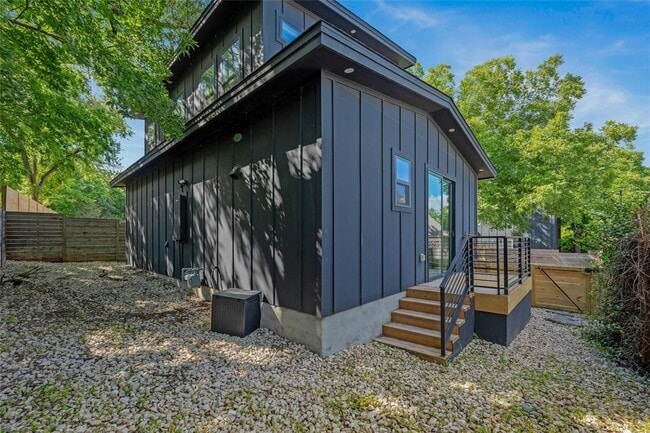 Building Photo - 4606 Ledesma Rd