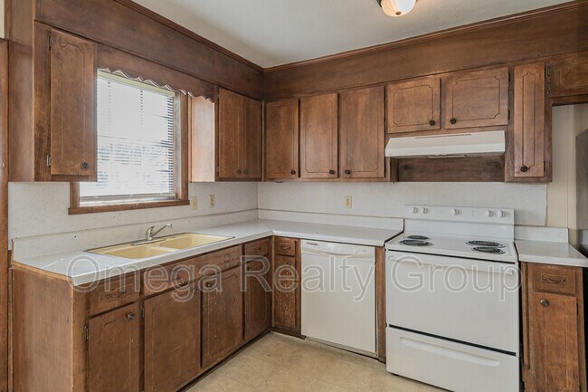 Building Photo - 1530 Warrior Rd