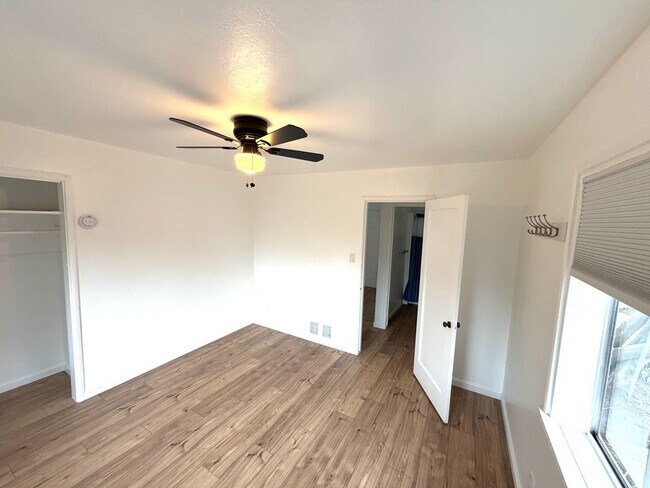 Building Photo - Private & Cozy Detached ADU in South Tahoe Park!