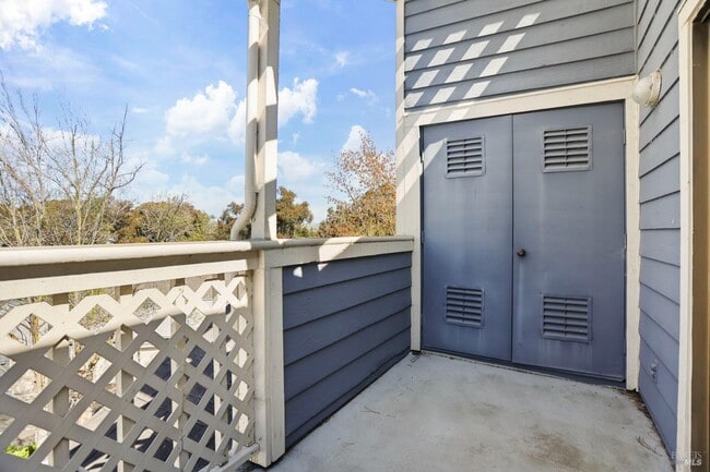 Building Photo - 219 Sea Crest Cir