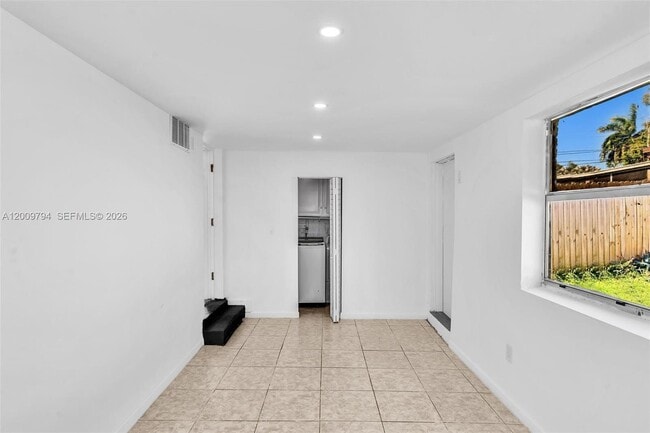 Building Photo - 4156 SW 49th Ct