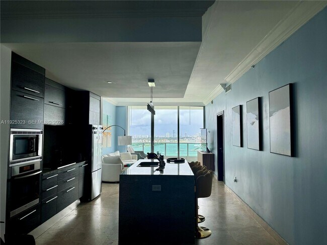 Building Photo - 900 Biscayne Blvd