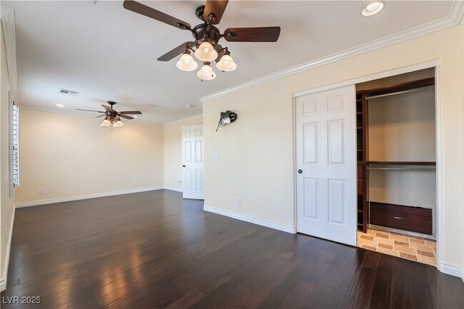 Building Photo - 9906 Stiges St