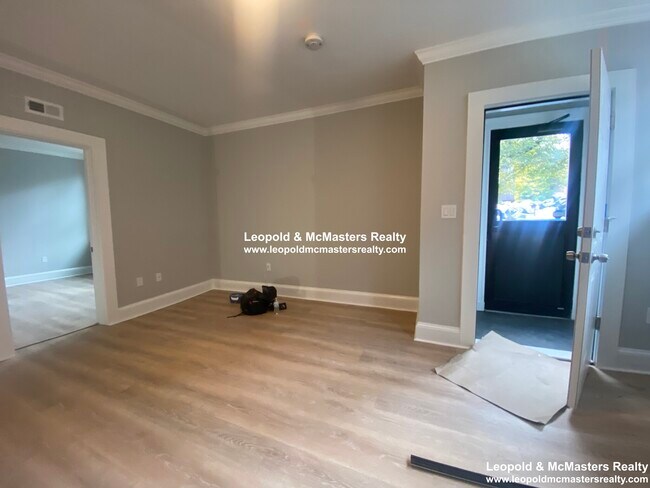 Building Photo - 83 Longwood Ave