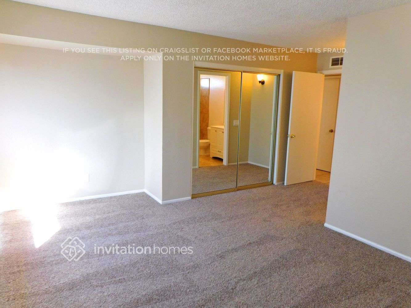 Building Photo - 6014 S 41st Pl