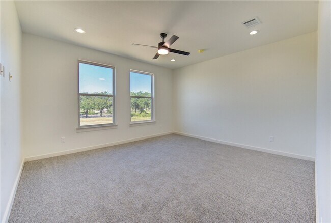 Building Photo - 2928 El Fenice Ln
