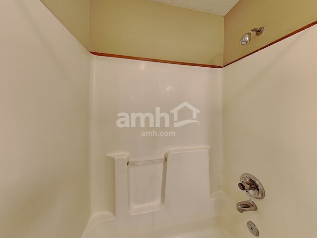 Building Photo - 464 E Quail Wood Ln