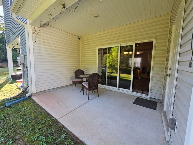 Building Photo - NEW LISTING!!!!!